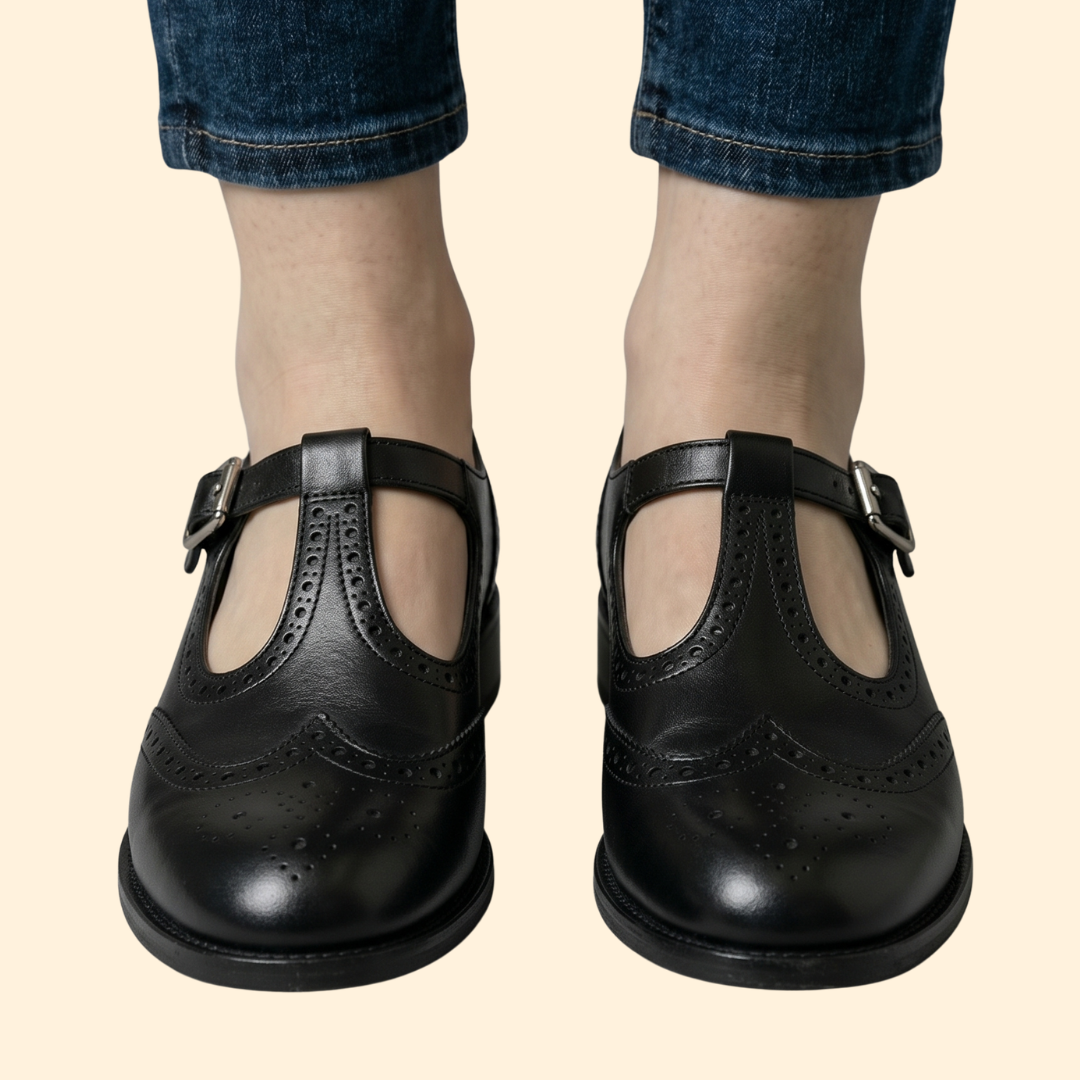 Women's Leather Shoes with Perforated Wingtip