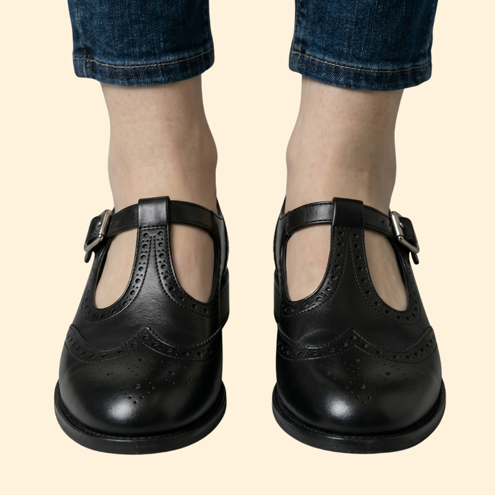 Women's Leather Shoes with Perforated Wingtip