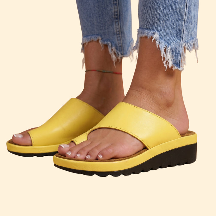 Women’s Walking Sandals with Toe Loop