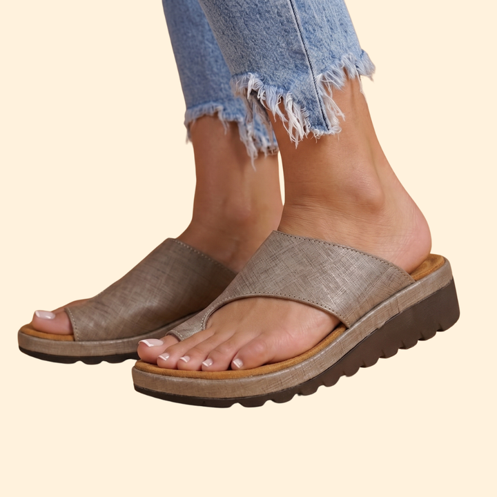 Women’s Walking Sandals with Toe Loop