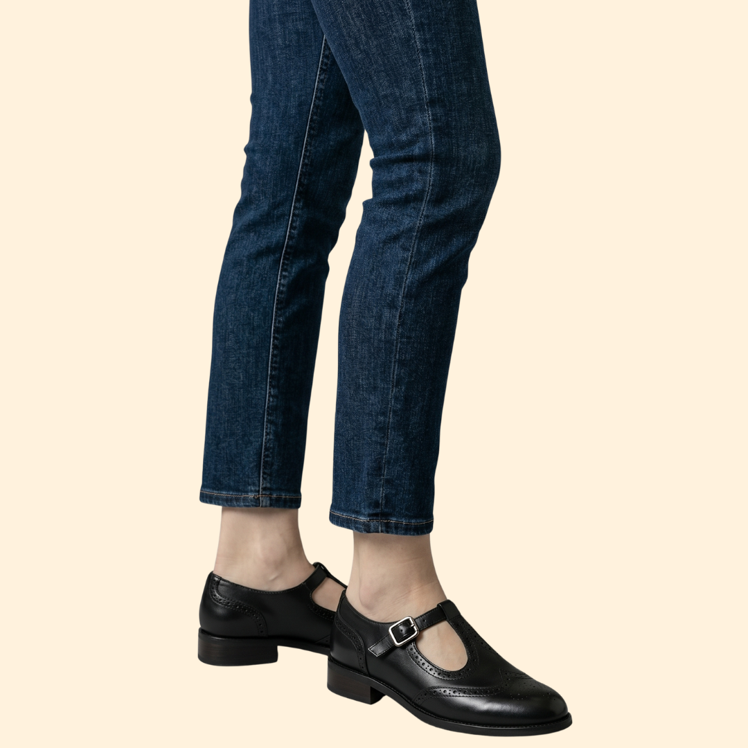 Women's Leather Shoes with Perforated Wingtip