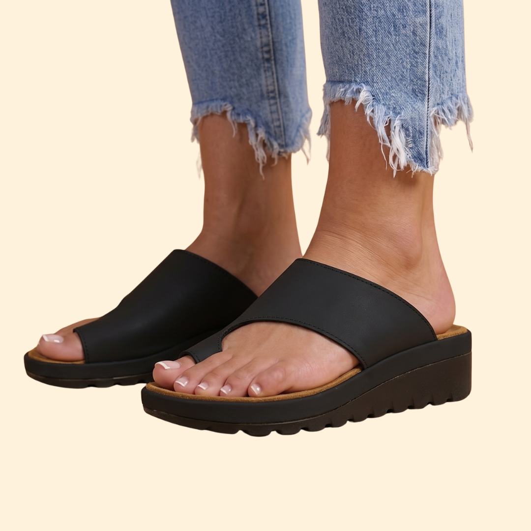 Women’s Walking Sandals with Toe Loop