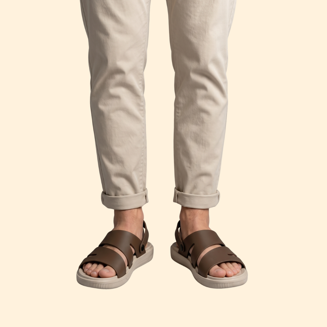 Men's Casual Sandals with Pivoting Heel Strap