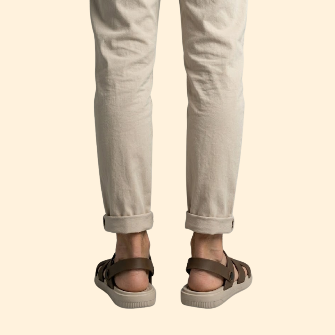 Men's Casual Sandals with Pivoting Heel Strap