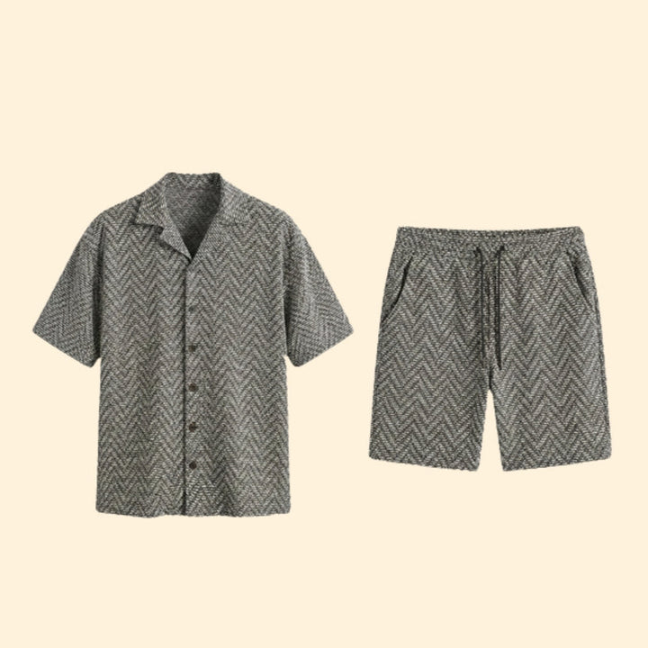Men’s Patterned Button-Up Shirt and Relaxed Fit Shorts