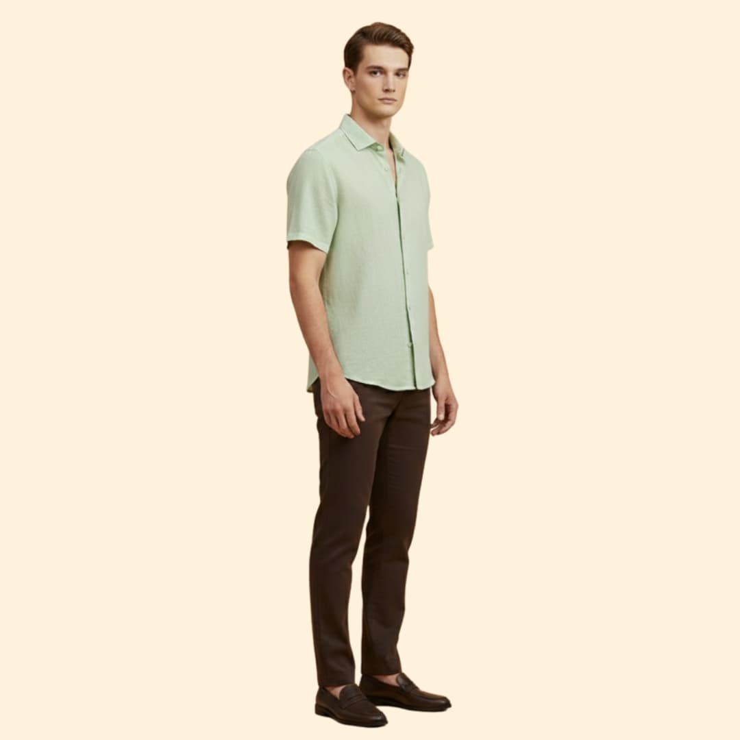 Men’s Short Sleeve Shirt with Button Closure