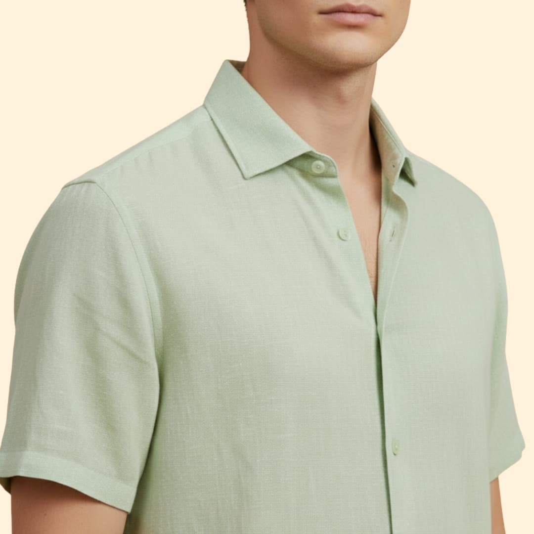 Men’s Short Sleeve Shirt with Button Closure