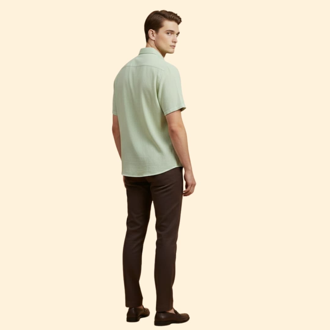 Men’s Short Sleeve Shirt with Button Closure