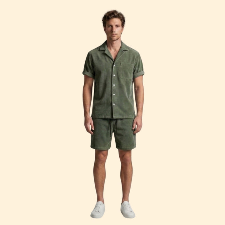 Men’s Short Sleeve Shirt with Casual Shorts