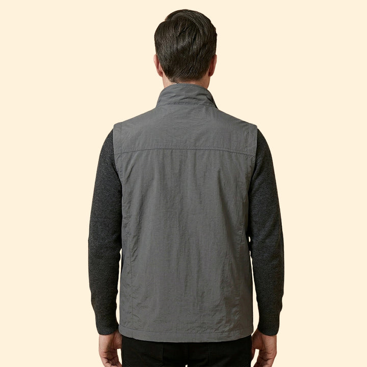 Men’s Sleeveless Jacket with Multi-Pocket Design