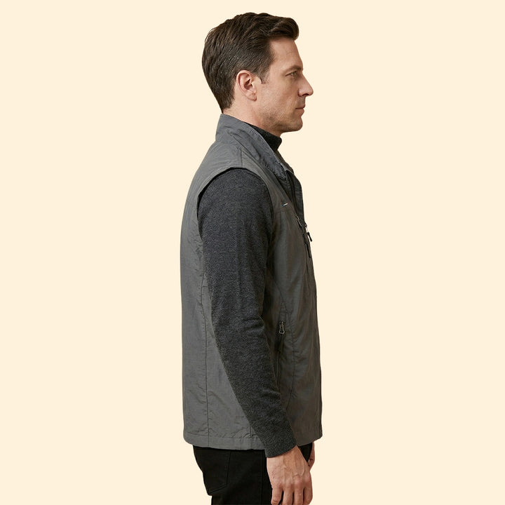 Men’s Sleeveless Jacket with Multi-Pocket Design