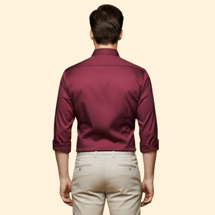 Men’s Slim-Fit Shirt with Collared Neck