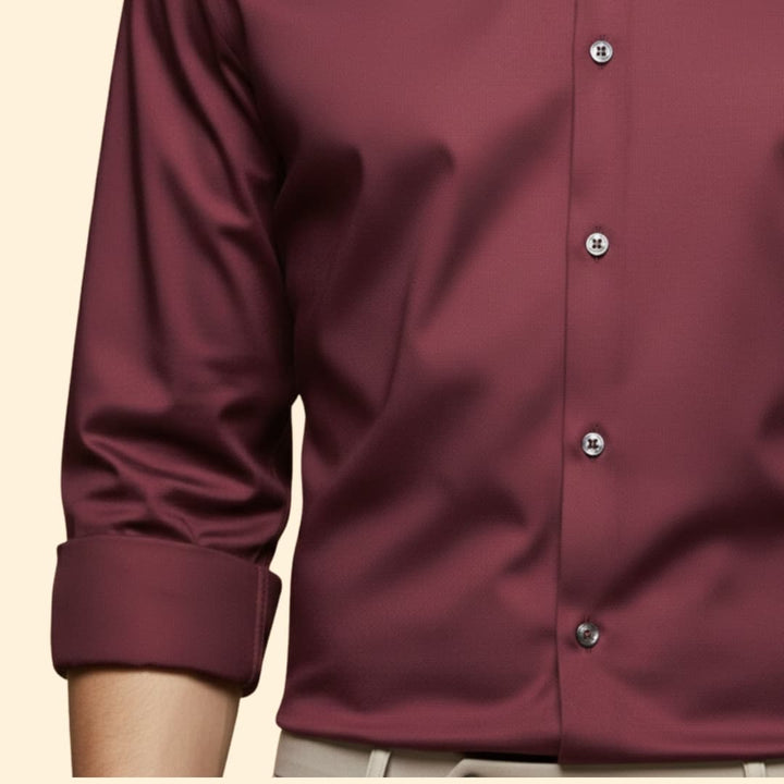 Men’s Slim-Fit Shirt with Collared Neck