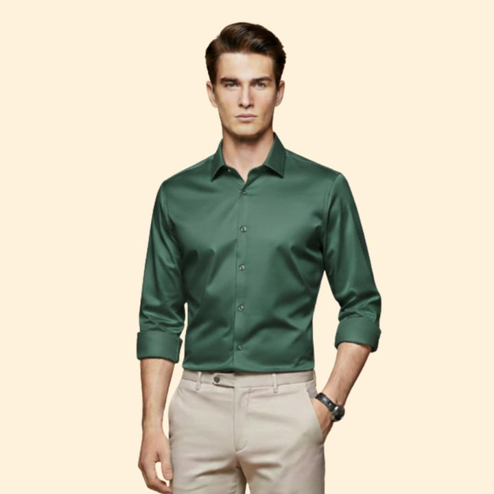 Men’s Slim-Fit Shirt with Collared Neck
