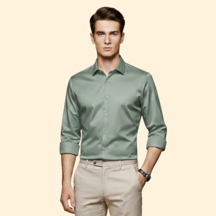 Men’s Slim-Fit Shirt with Collared Neck