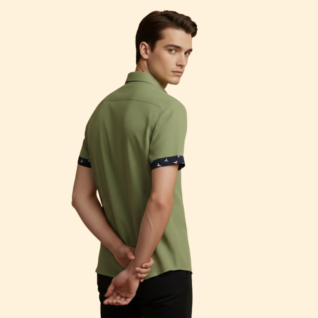 Men’s Slim Fit Shirt with Printed Cuffs
