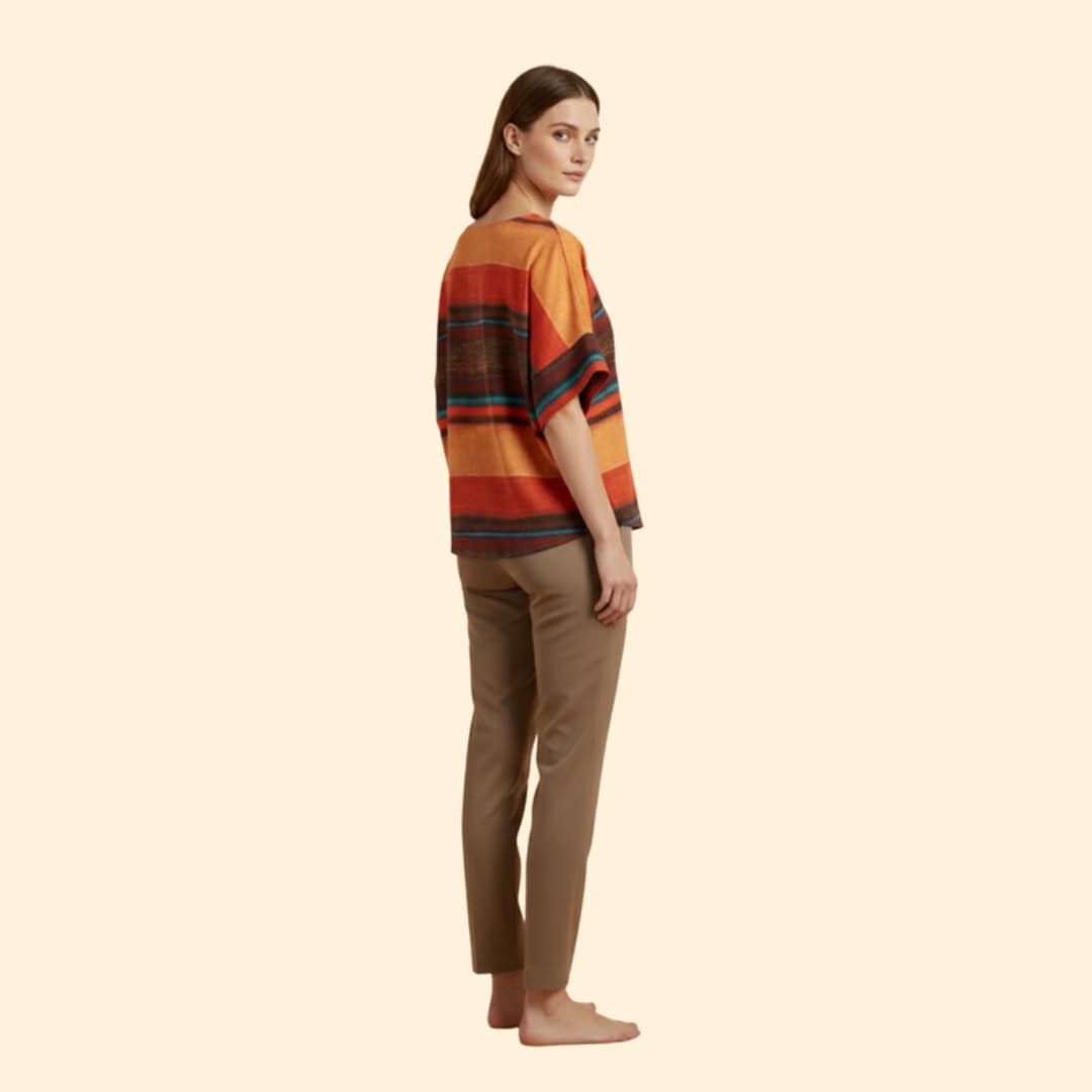 Women’s Basic T-shirt with Abstract Stripe Pattern