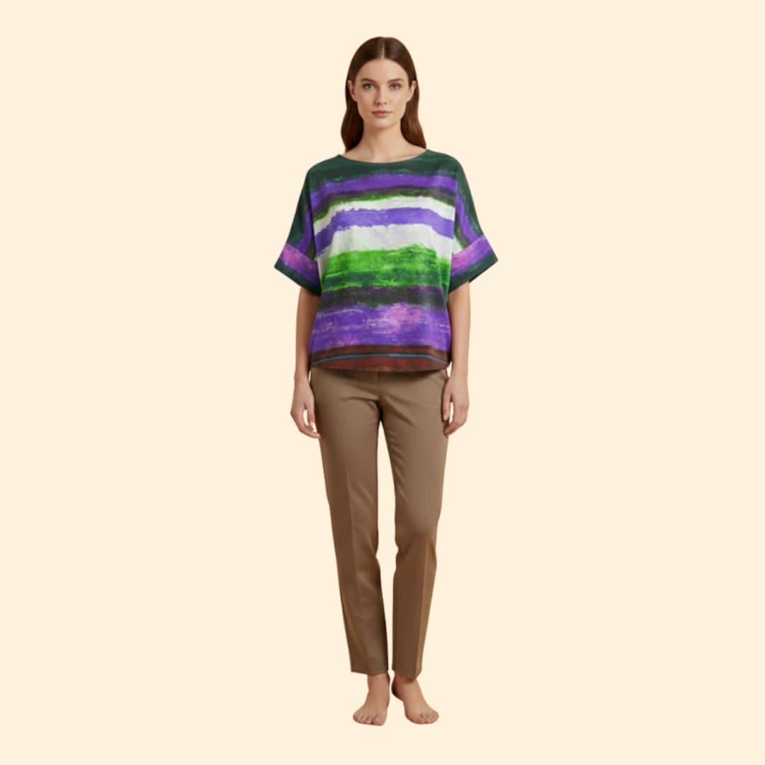 Women’s Basic T-shirt with Abstract Stripe Pattern