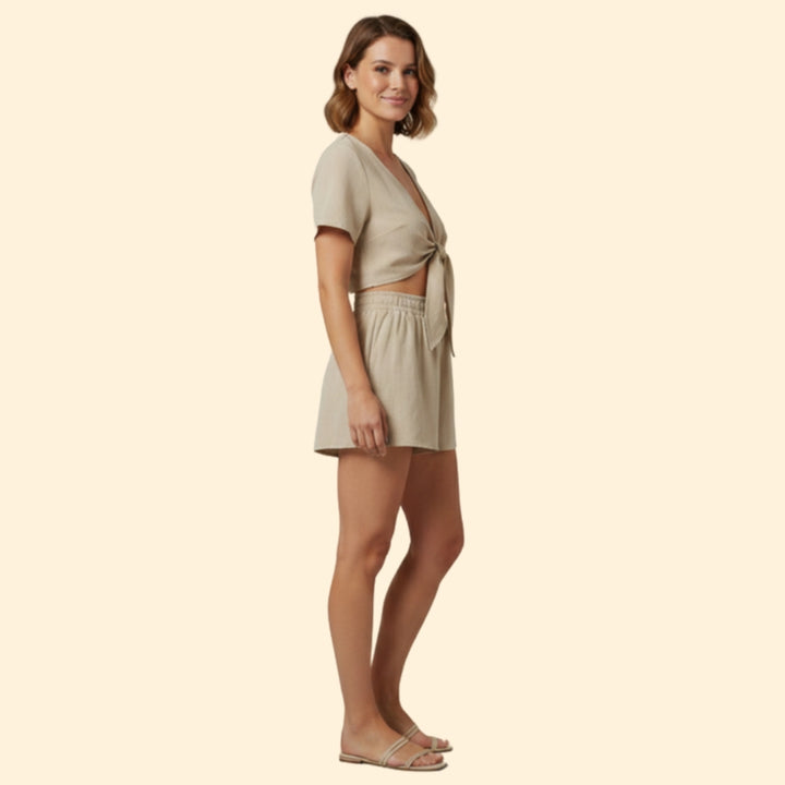 Women’s Casual Outfit with V-Neck Crop Top