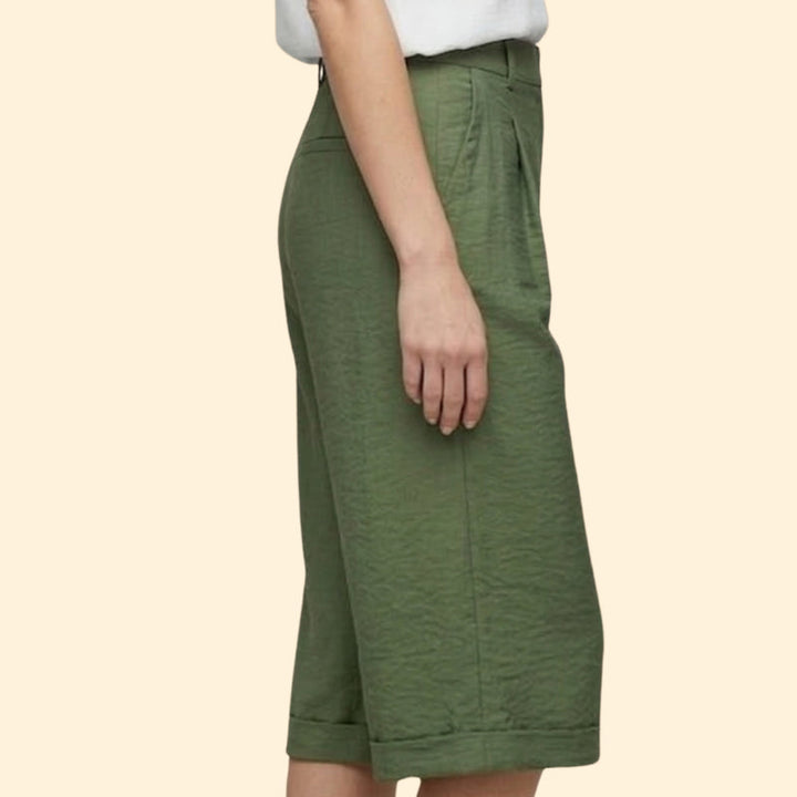Women’s Casual Shorts with Pleated Front
