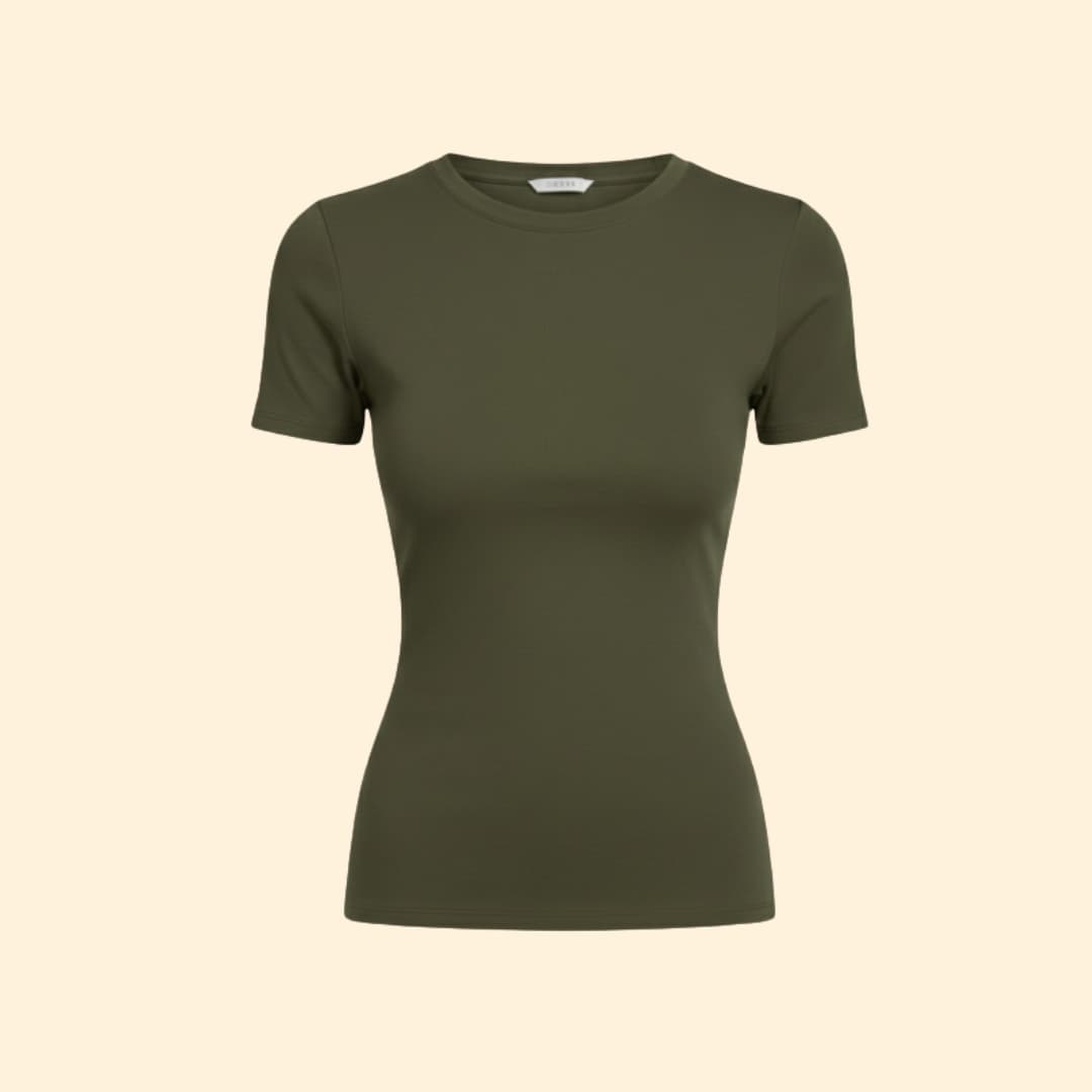 Women’s Casual T-shirt with Fitted Style