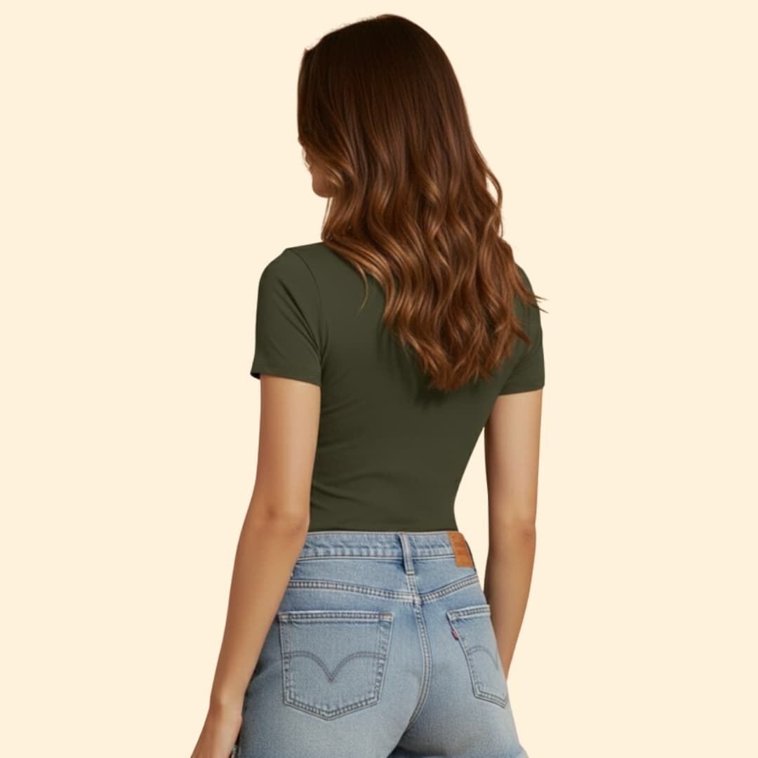 Women’s Casual T-shirt with Fitted Style