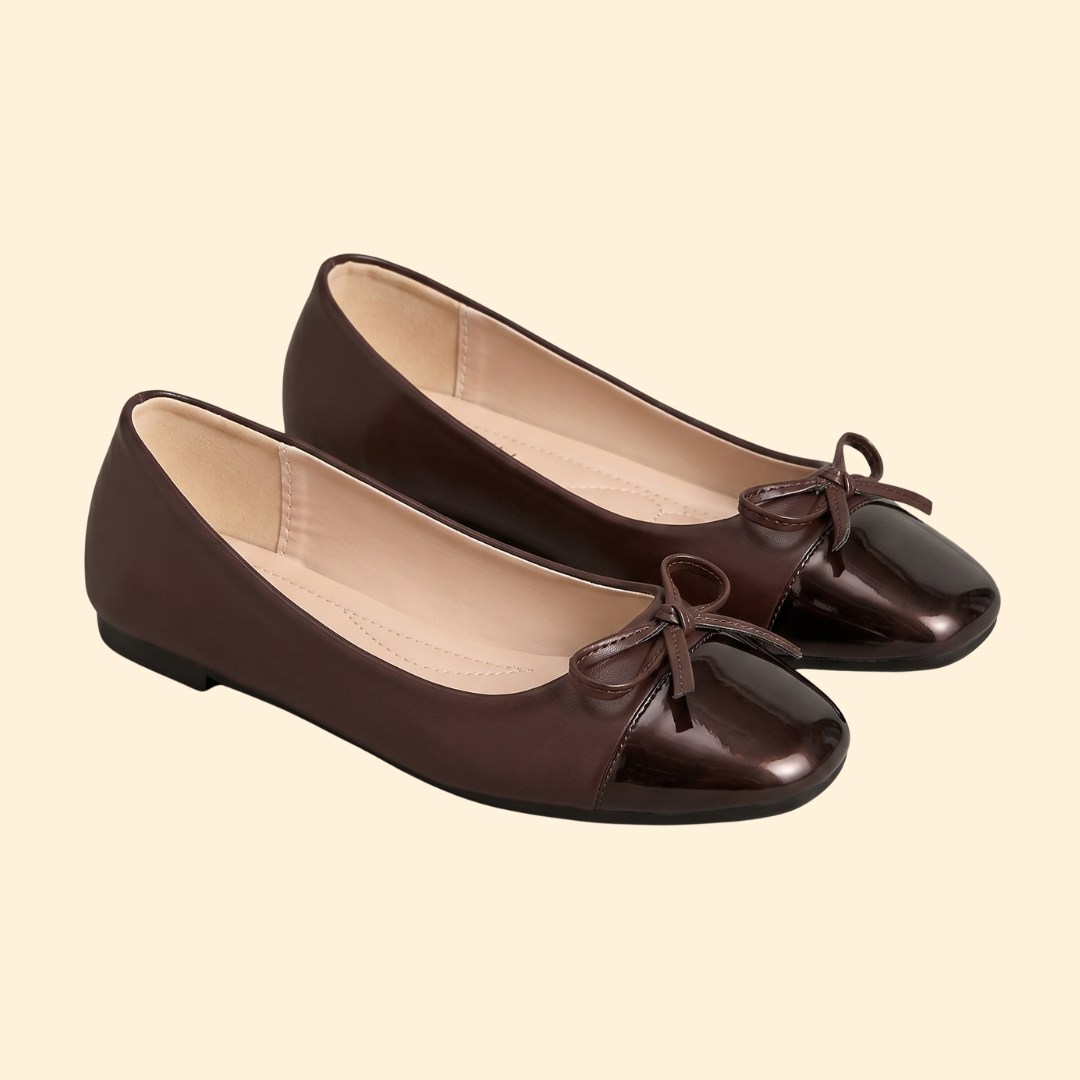 Women’s Flat Shoes with Front Bow Detail
