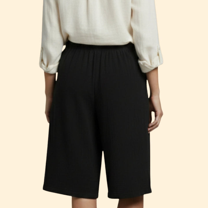 Women’s Lightweight Shorts with Elastic Waistband