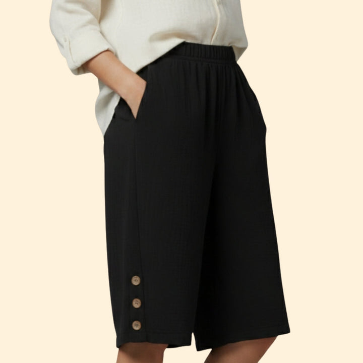 Women’s Lightweight Shorts with Elastic Waistband