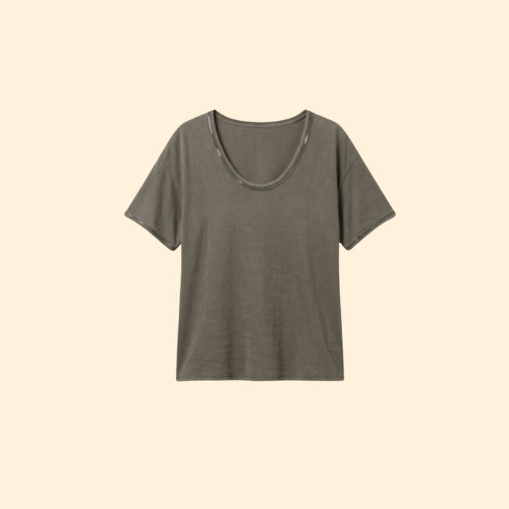 Women’s Loose Fit Shirt with Curved Hem