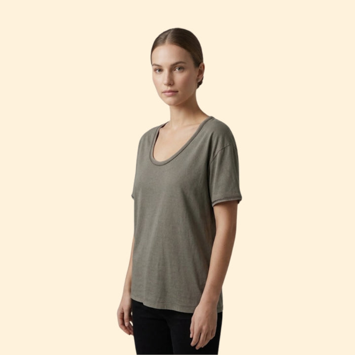Women’s Loose Fit Shirt with Curved Hem