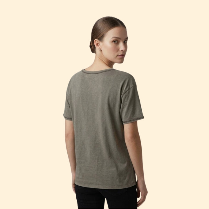 Women’s Loose Fit Shirt with Curved Hem