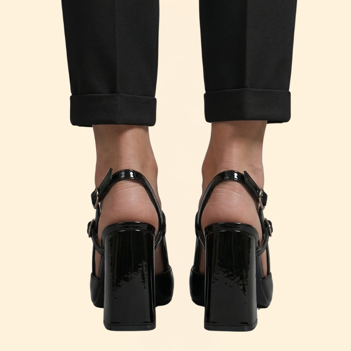 Women’s Pointed Block Pumps with Buckle