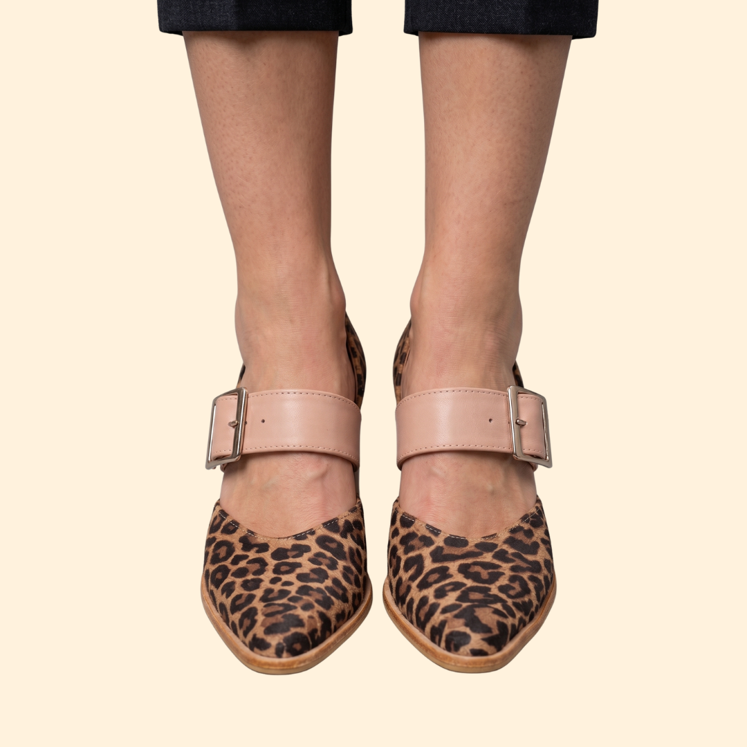 Women's Pointed Pumps with Leopard