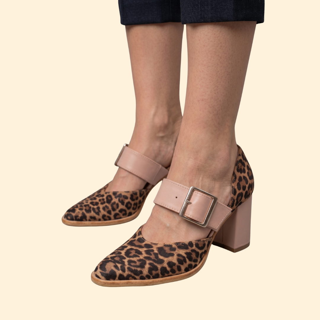 Women's Pointed Pumps with Leopard
