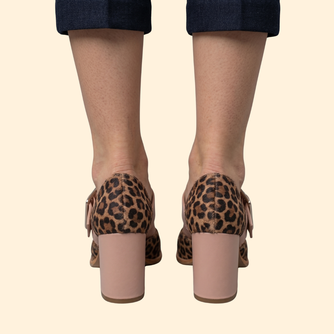 Women's Pointed Pumps with Leopard