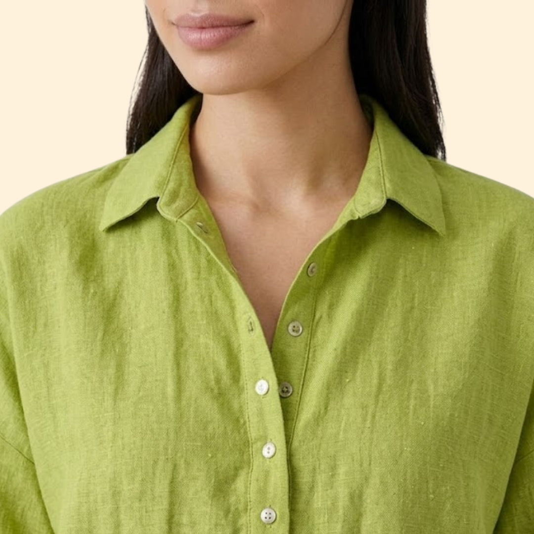Women’s Short Sleeve Top with Pointed Collar