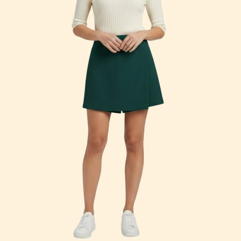 Women’s Skort with Zipper Closure