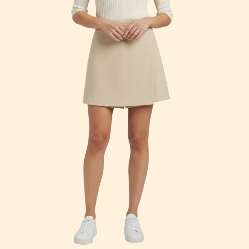 Women’s Skort with Zipper Closure