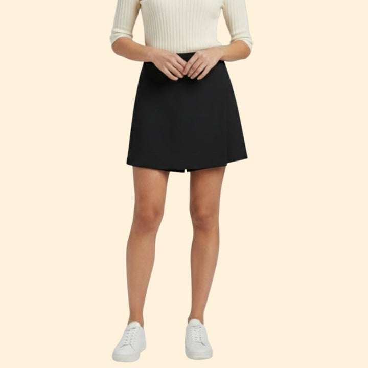 Women’s Skort with Zipper Closure