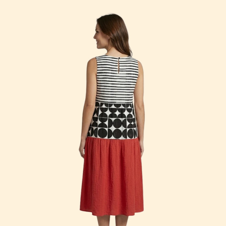 Women’s Sleeveless Dress with Round Neckline