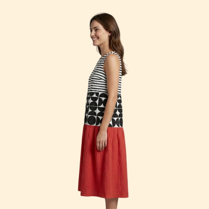 Women’s Sleeveless Dress with Round Neckline
