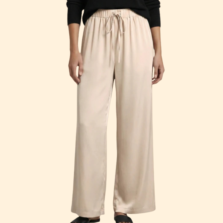 Women’s Stylish Trousers with Lightweight Fabric