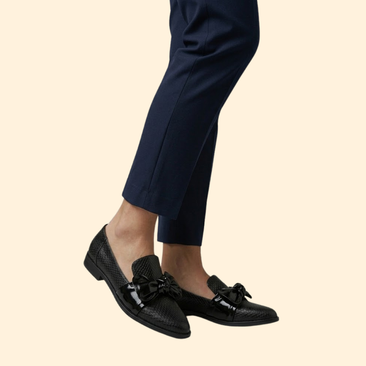 Women’s Textured Loafers with Knot